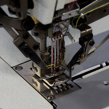 Промышленная швейная машина Typical (комплект: голова+стол+YSC-8330-D1) GК350-1356-D3