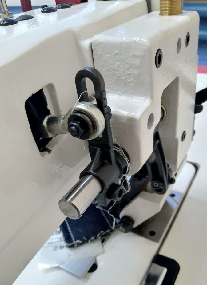 Двухигольная швейная машина для притачивания ленты Aurora A-872-BH-P-D (прямой привод)
