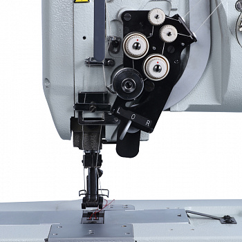 Промышленная швейная машина Typical (голова+стол) GC20676