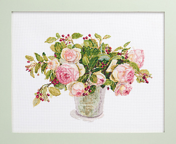 Набор для вышивания Lecien Corporation арт.552102 Розы и ягоды 38х30 см